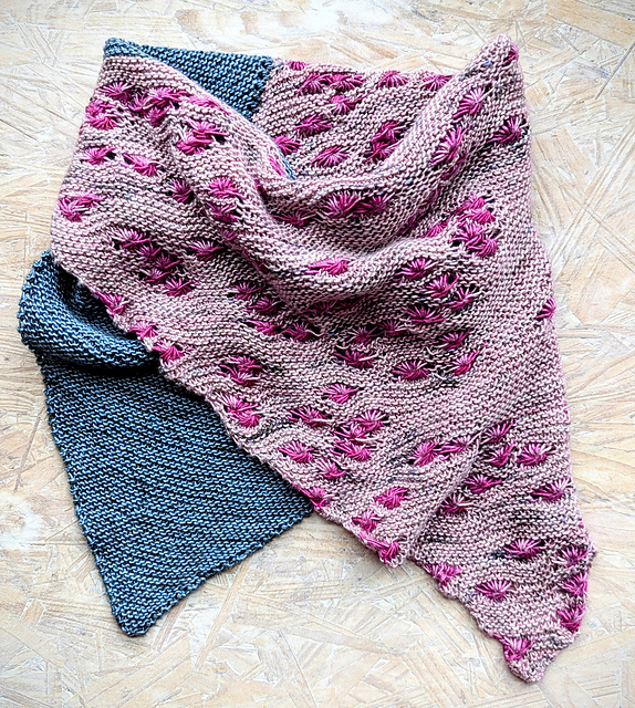 Bunting Cowl Image from Ravelry